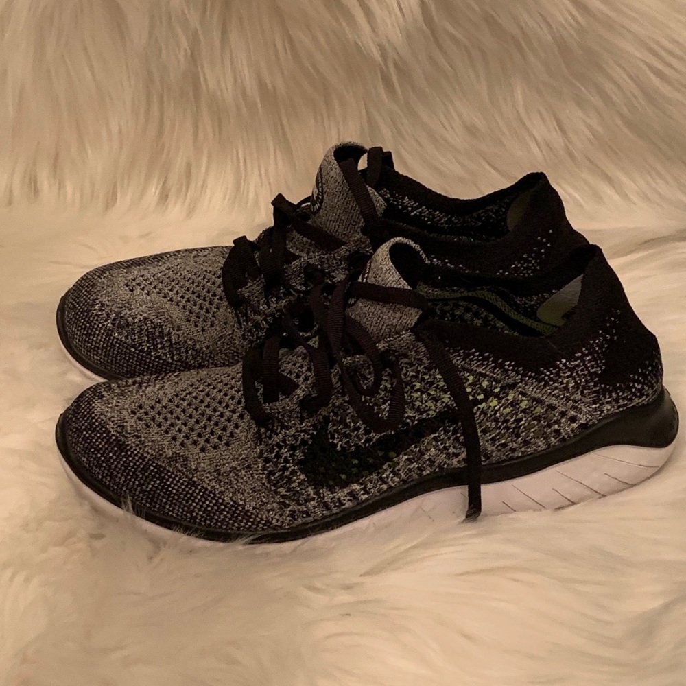 2019 Nike Free RN Flyknit Running Shoes SZ 8